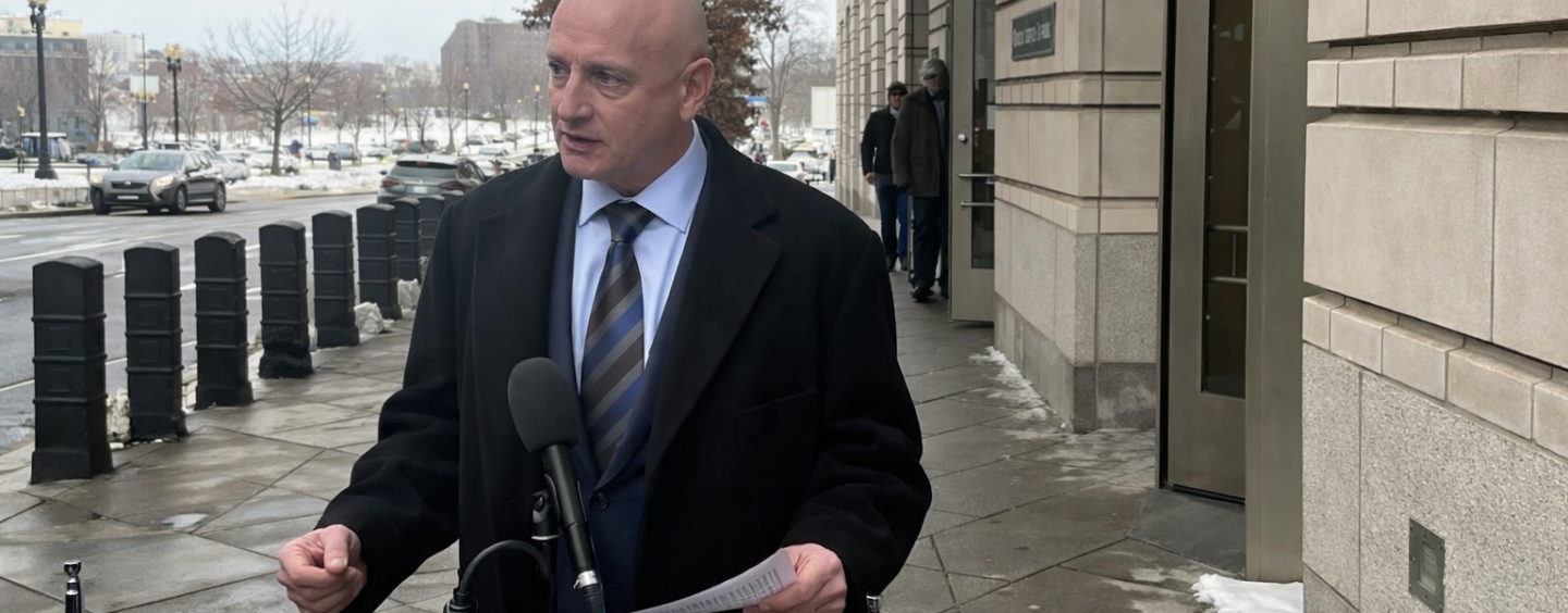 Federal judge blocks Pentagon attempt to demote Sen. Mark Kelly over illegal orders video