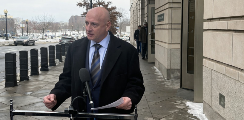Federal judge blocks Pentagon attempt to demote Sen. Mark Kelly over illegal orders video