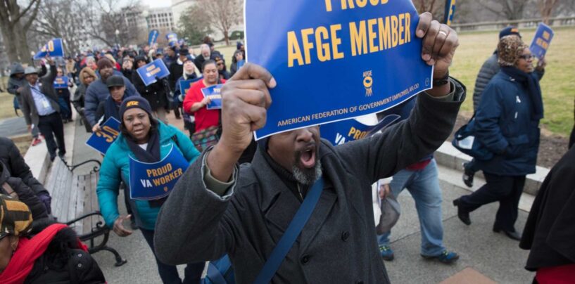 Federal Workers Face Unprecedented Ultimatum as Elon Musk Wields Trump’s Government Efficiency Agenda