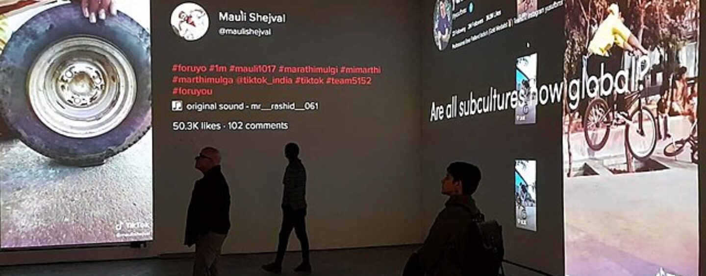 Democrats Join Push to Ban TikTok from American-held Devices