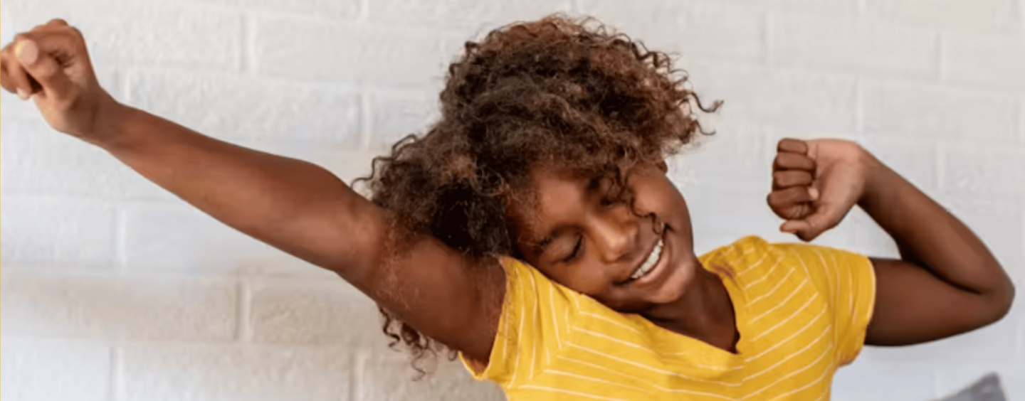 Why Do I Feel Better When I Wake Myself Up Instead of Relying on An Alarm? A Neurologist Explains the Science of a Restful Night’s Sleep