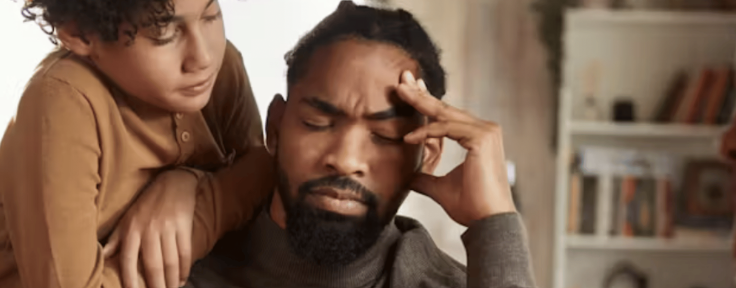 Parents and Caregivers: How to Stop Feeling Like a Grinch and Be More Present With Your Kids This Holiday Season