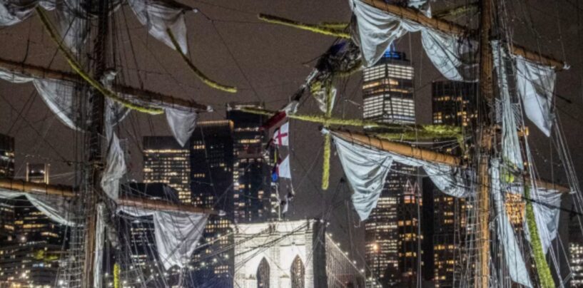 ‘I Thought it Was a Movie’: Mexican Ship’s Crash into With Brooklyn Bridge Leaves Locals in Disbelief
