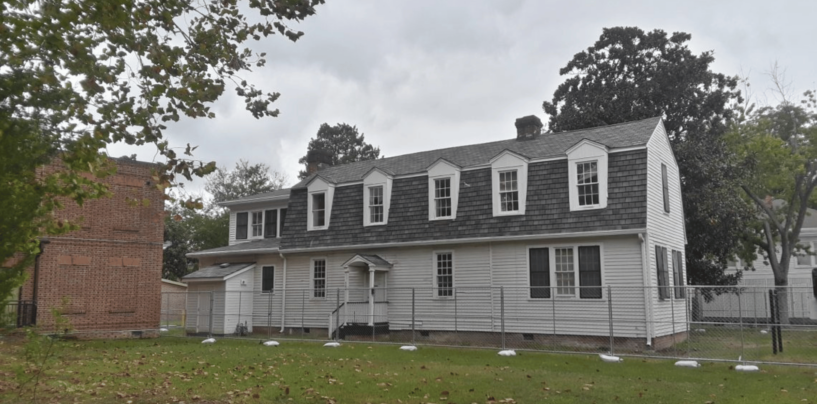 Colonial Williamsburg Restores America’s Oldest Black Schoolhouse, Uncovering a Legacy of Education and Resilience